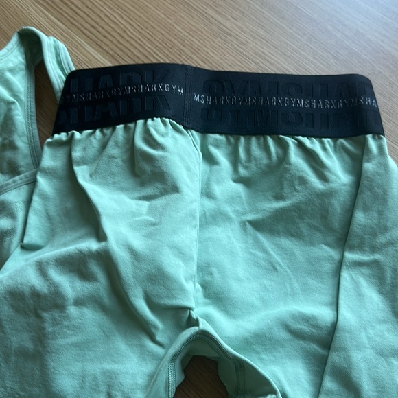 GYMSHARK 2 pc Set 💚🖤 - Picture 5 of 8